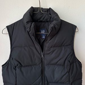 Black Gap down puffer vest - size Small
